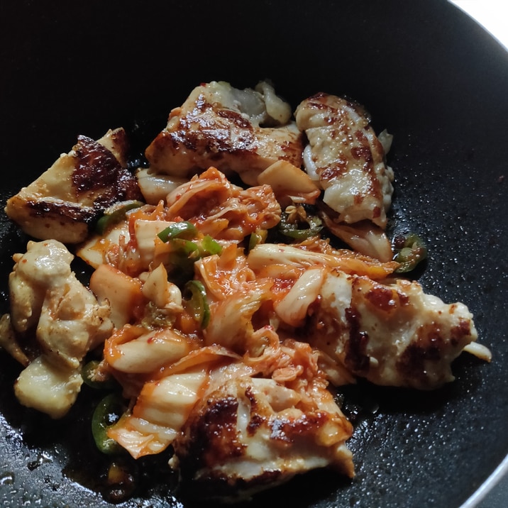 鶏もも肉のハラペーニョキムチ炒め!